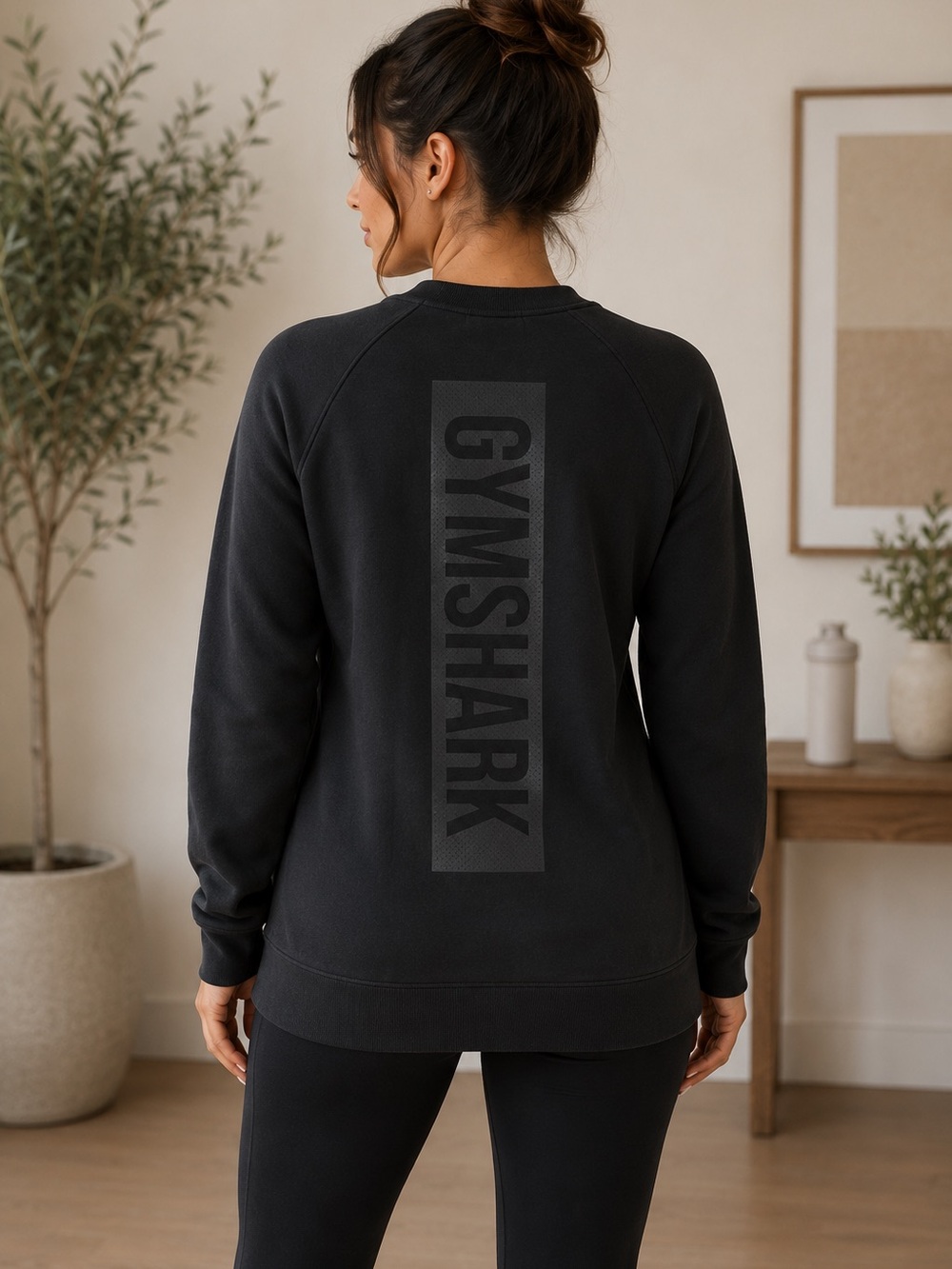 Gymshark Crest Crewneck Sweatshirt Black Womens Small Fitted